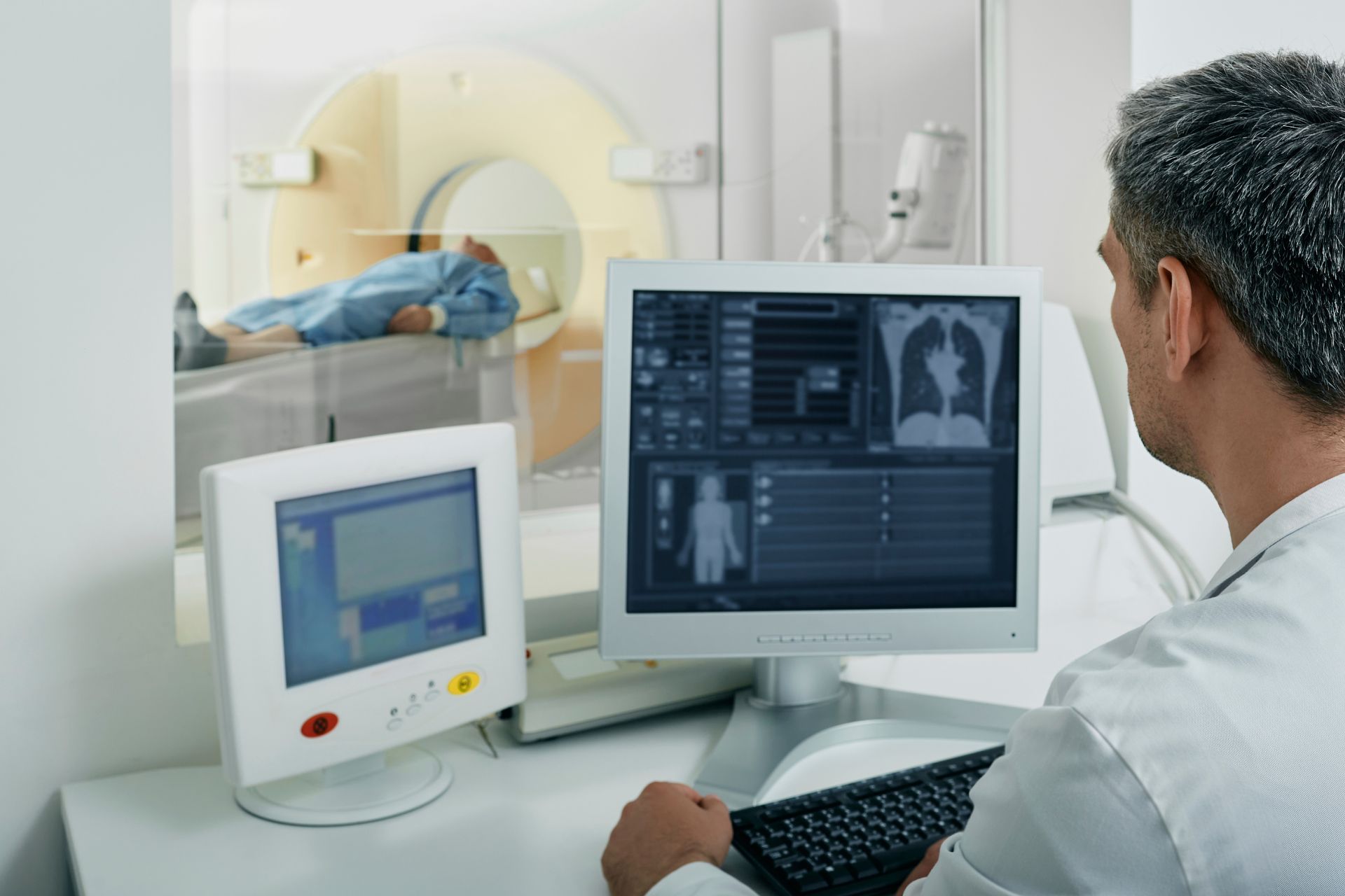 lung CT scan to diagnose lung empyema