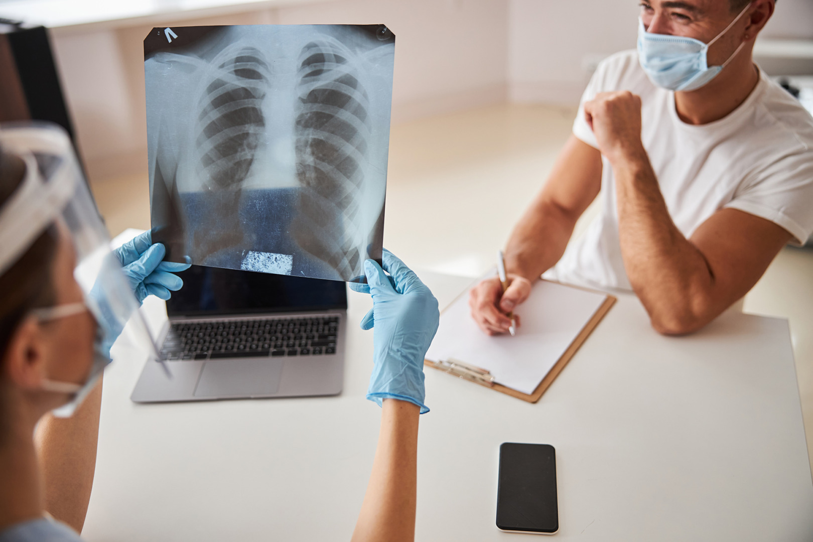 open pneumothorax diagnosis