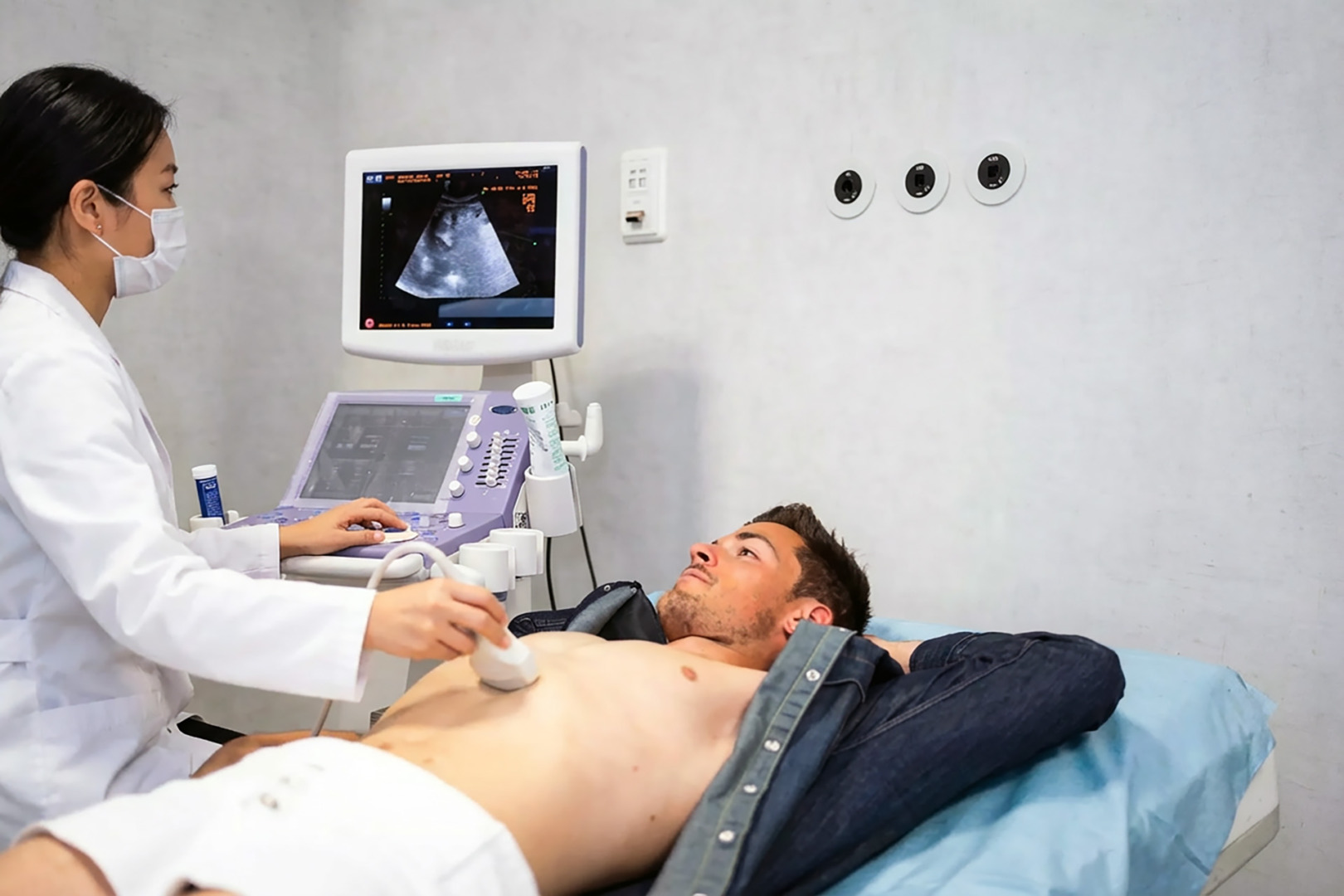 pulmonary oedema vs pleural effusion ultrasound