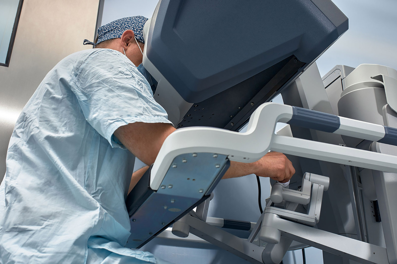 Minimally invasive robotic-assisted lung nodule removal surgery