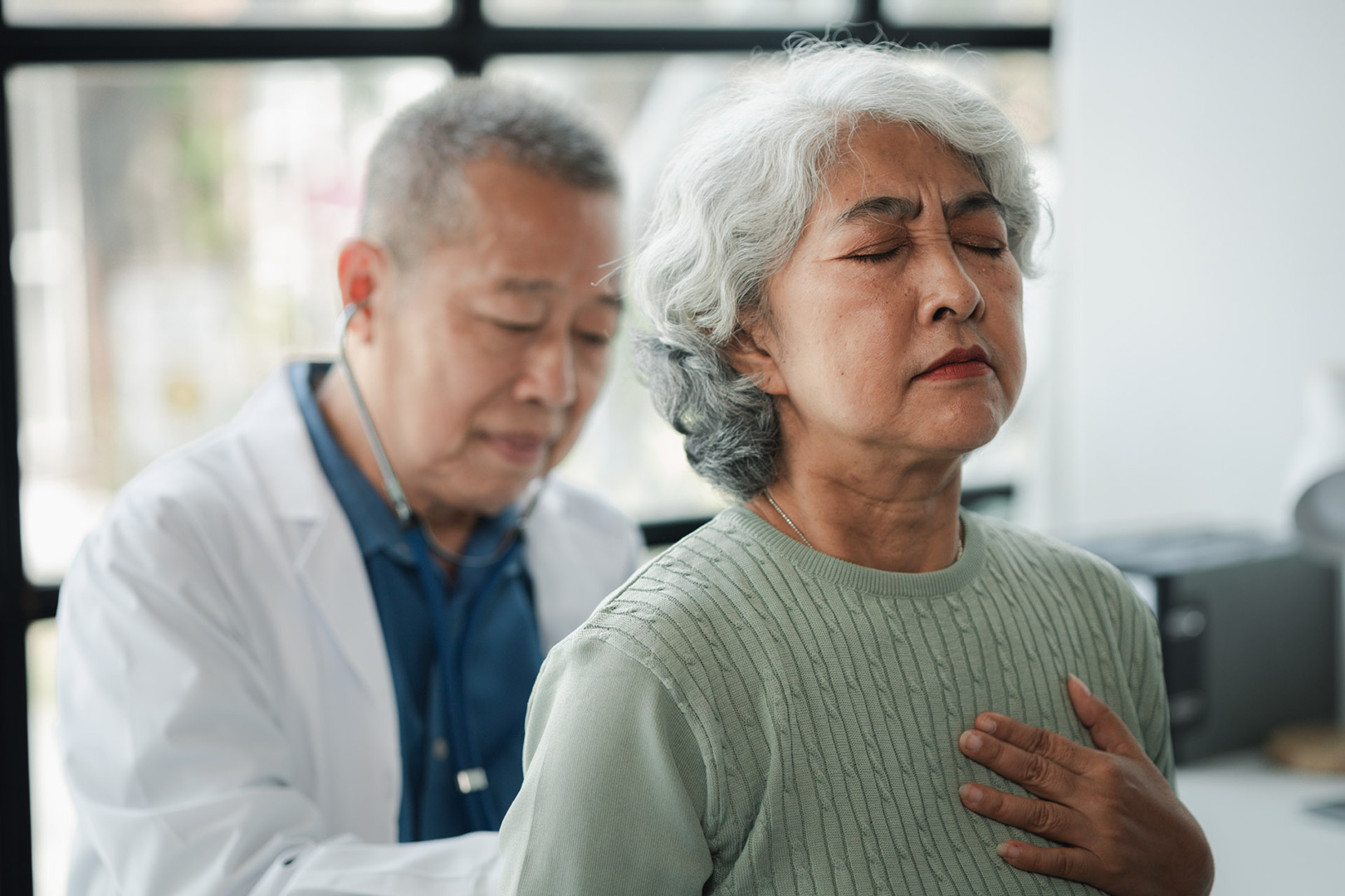 symptoms of chest wall tumours