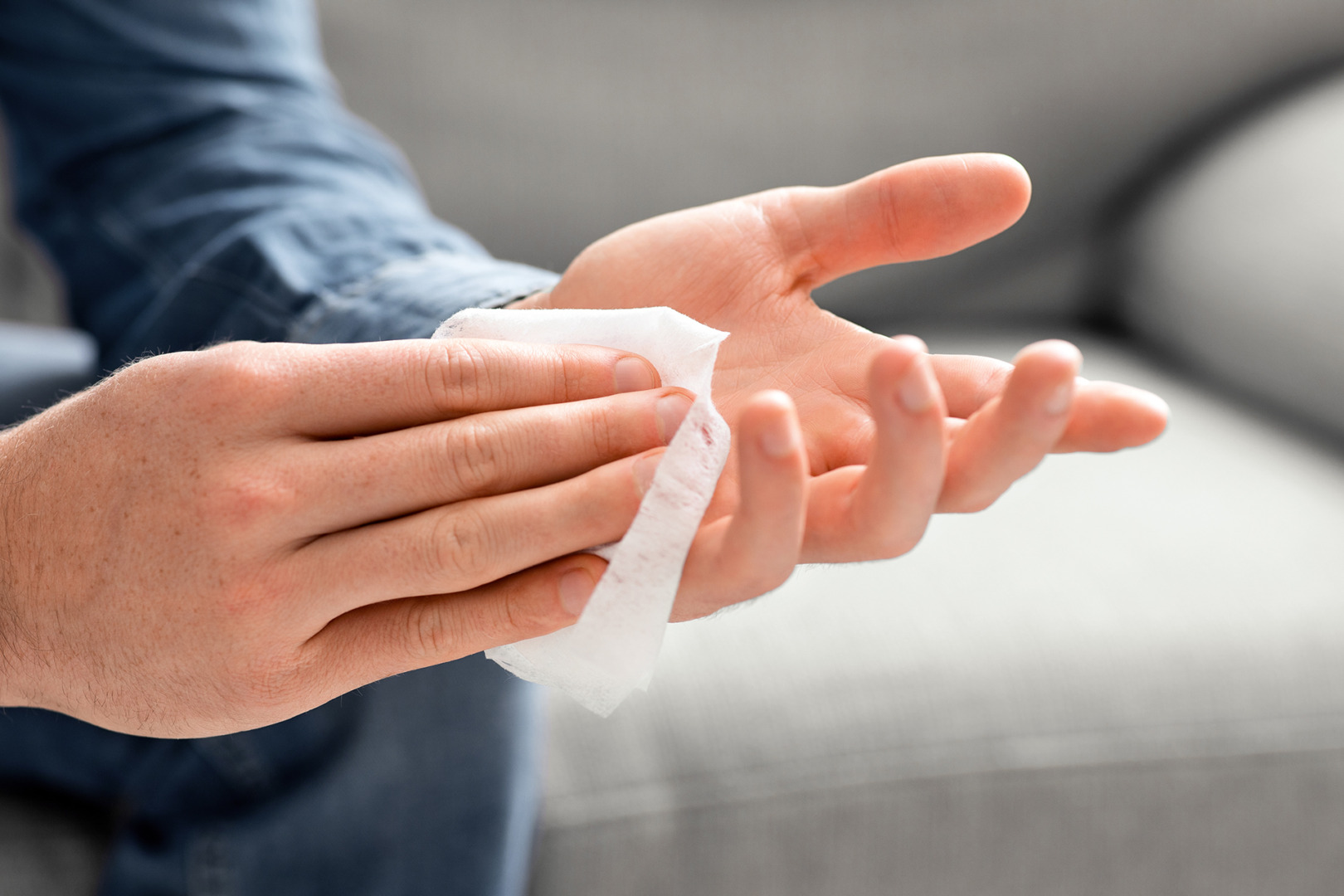 what causes sweaty palms
